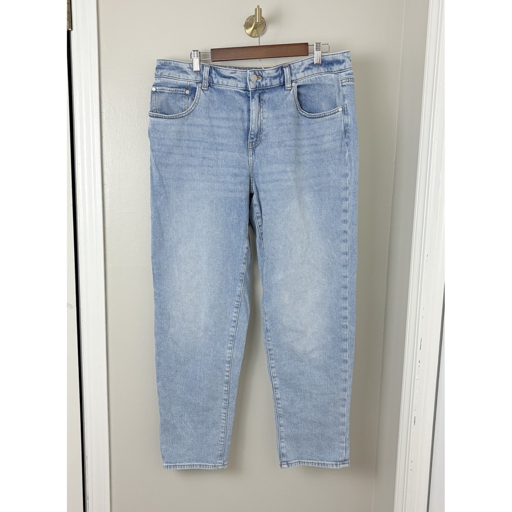 Talbots Women's 14 Everyday‎ Relaxed Jeans (37x29) Light Wash High Rise Stretch